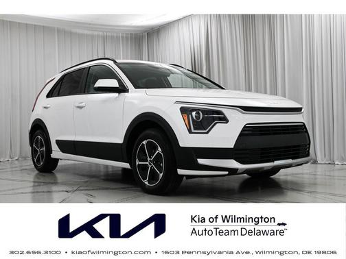 Snow White Pearl 2026 Kia Niro LX