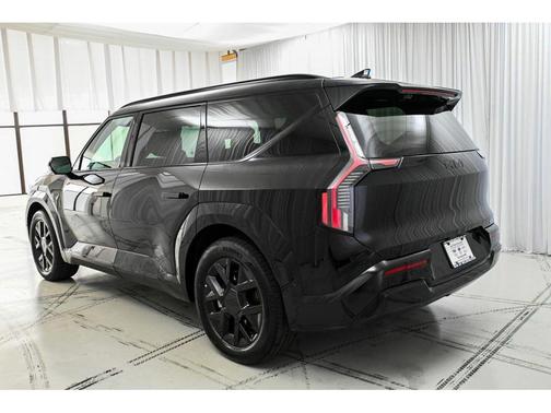 Ebony Black 2026 Kia EV9 Land