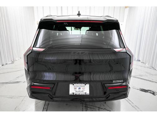 Ebony Black 2026 Kia EV9 Land