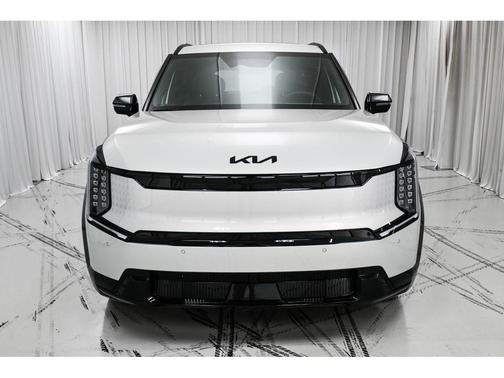 Ivory Silver 2026 Kia EV9 Land