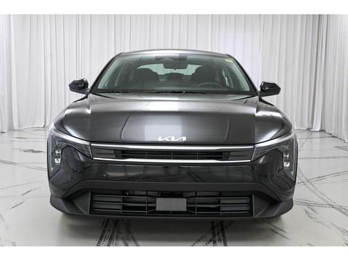 Aurora Black Pearl 2026 Kia K4 LX