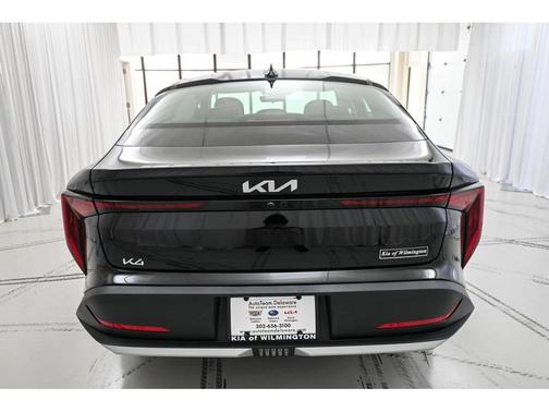 Aurora Black Pearl 2026 Kia K4 LX