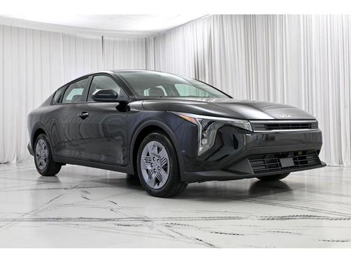 Aurora Black Pearl 2026 Kia K4 LX