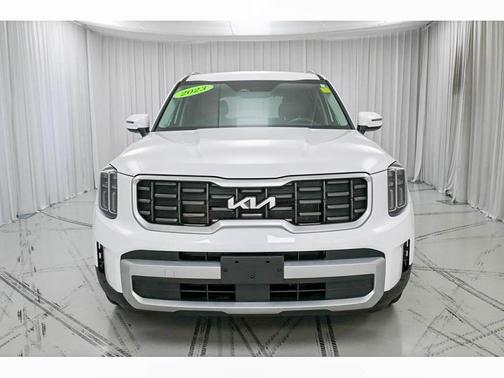 Glacial White Pearl 2023 Kia Telluride S