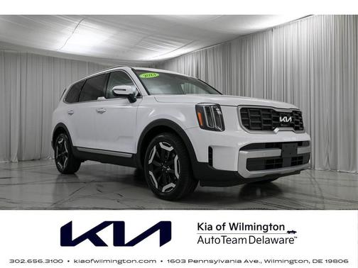 Glacial White Pearl 2023 Kia Telluride S