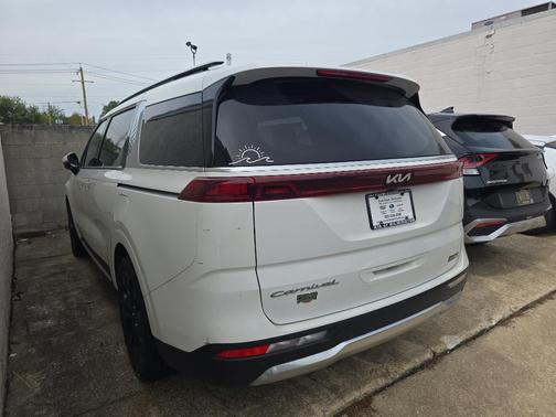 2022 Kia Carnival SX