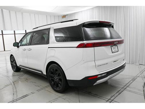 2022 Kia Carnival SX