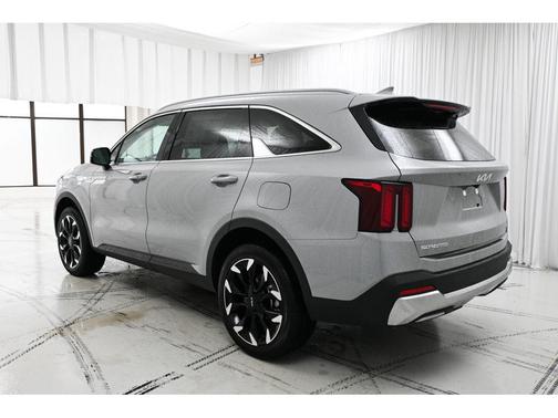 Wolf Gray 2026 Kia Sorento EX