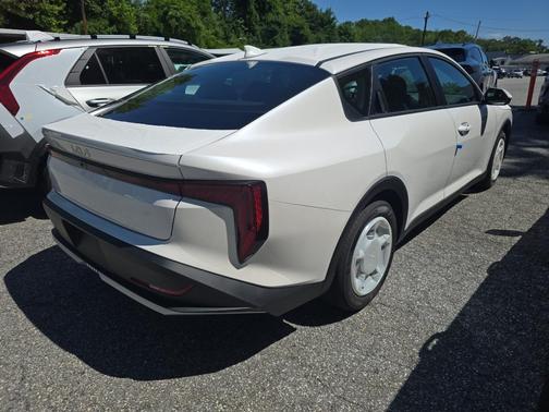 Snow White Pearl 2026 Kia K4 LXS