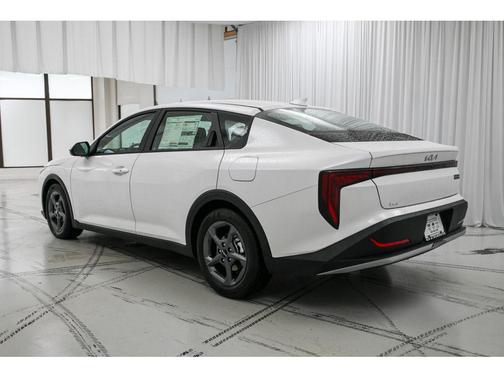 Snow White Pearl 2026 Kia K4 LXS