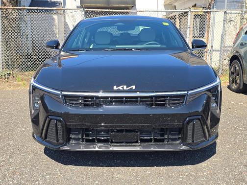 Aurora Black Pearl 2026 Kia K4 GT-Line