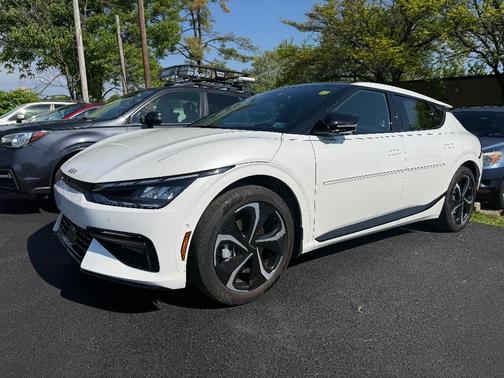 Snow White Pearl 2024 Kia EV6 GT-Line
