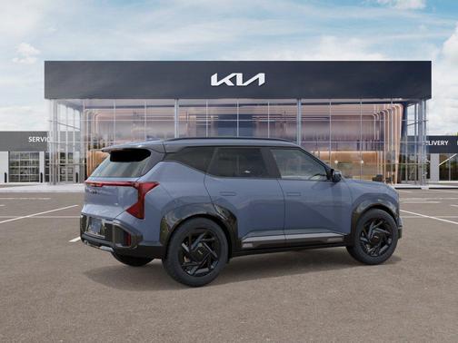 Pale Gray 2027 Kia Seltos X-Line SX