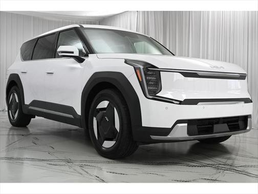 2026 Kia EV9 Light Long Range