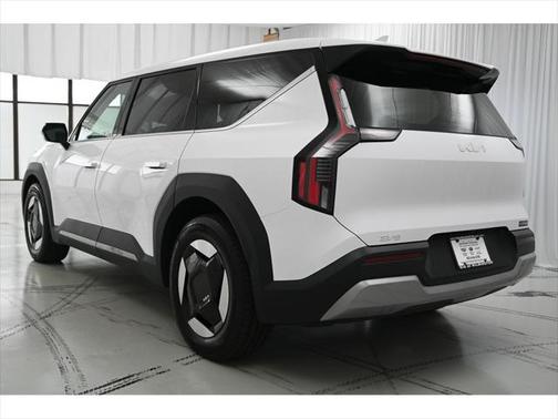 2026 Kia EV9 Light Long Range