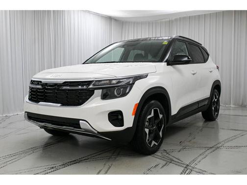 Clear White/Black Roof 2026 Kia Seltos S