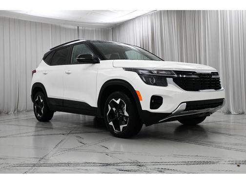Clear White/Black Roof 2026 Kia Seltos S