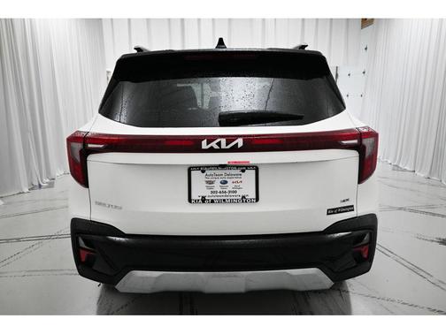 Clear White/Black Roof 2026 Kia Seltos S