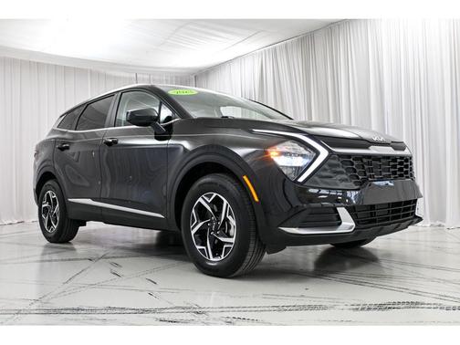 Fusion Black 2023 Kia Sportage LX