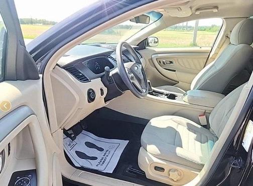 2018 Ford Taurus SE