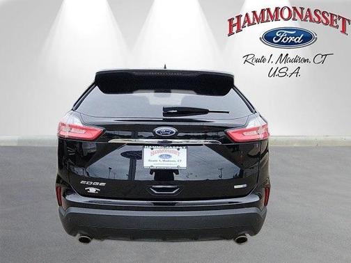 2020 Ford Edge SE