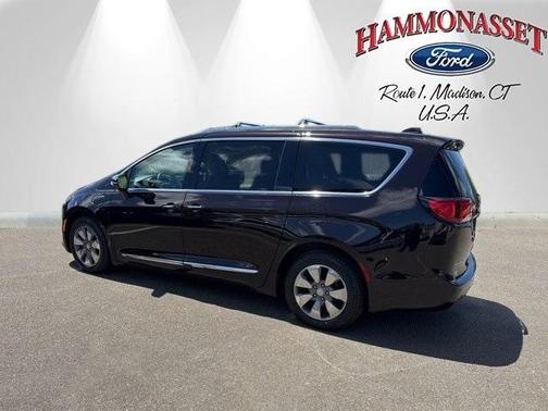 2017 Chrysler Pacifica Hybrid Platinum