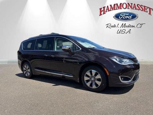 2017 Chrysler Pacifica Hybrid Platinum