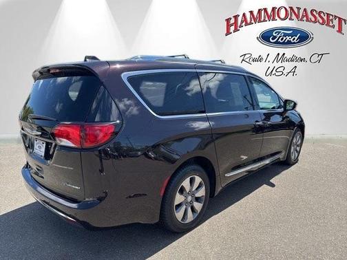 2017 Chrysler Pacifica Hybrid Platinum