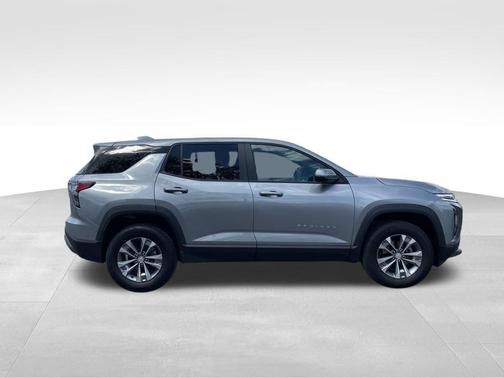 Sterling Gray Metallic 2025 Chevrolet Equinox LT