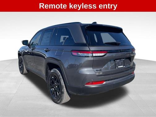 2026 Jeep Grand Cherokee Laredo