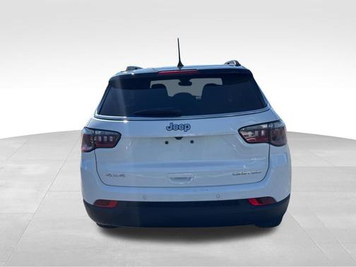 Bright White Clearcoat 2024 Jeep Compass Limited