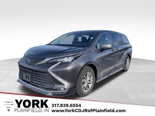 2021 Toyota Sienna XLE
