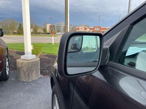 Magnetic 2017 Ford Explorer XLT