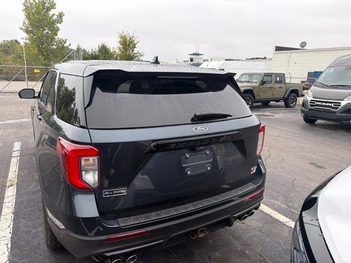 Blue Metallic 2022 Ford Explorer ST