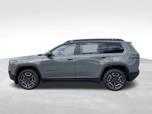 Sting Gray Clearcoat 2026 Jeep Cherokee LAREDO/LIMITED