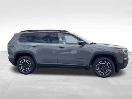 Sting Gray Clearcoat 2026 Jeep Cherokee LAREDO/LIMITED