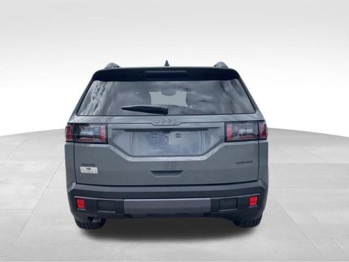 Sting Gray Clearcoat 2026 Jeep Cherokee LAREDO/LIMITED