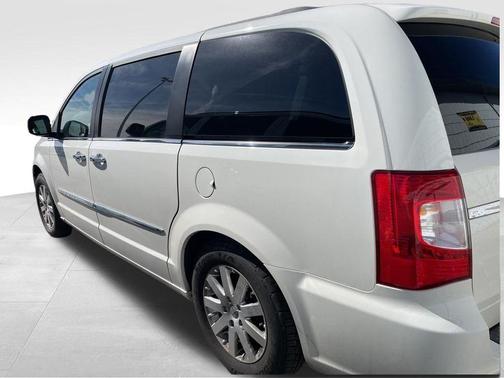 2011 Chrysler Town & Country Touring-L