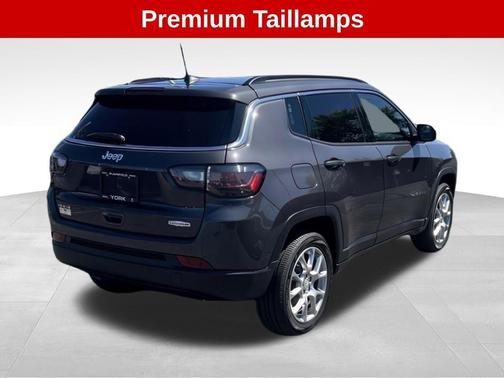 2024 Jeep Compass Latitude Lux