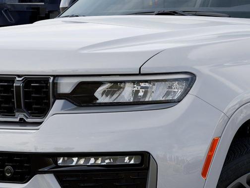 Bright White Clearcoat 2026 Jeep Grand Cherokee Summit