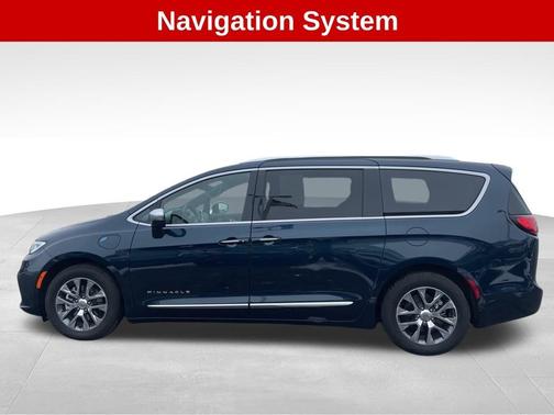 2024 Chrysler Pacifica Hybrid Pinnacle