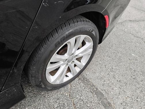 Black Clearcoat 2017 Chrysler 200 LX