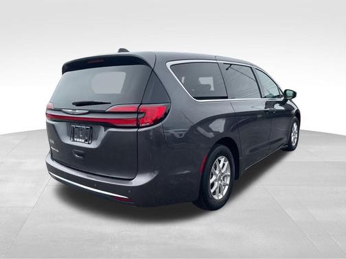 Granite Crystal Clearcoat Metallic 2023 Chrysler Pacifica Touring-L