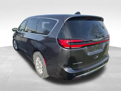 Granite Crystal Clearcoat Metallic 2023 Chrysler Pacifica Touring-L
