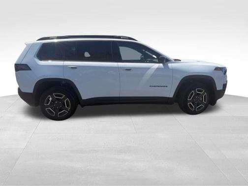 Bright White Clearcoat 2026 Jeep Cherokee LAREDO/LIMITED