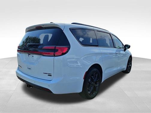 White 2027 Chrysler Pacifica LIMITED