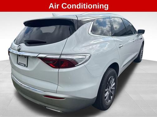 2022 Buick Enclave Essence