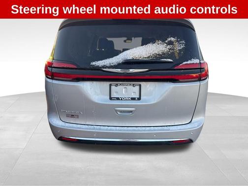 2024 Chrysler Pacifica Touring-L