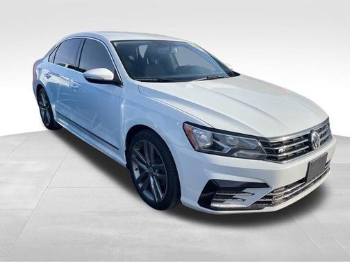 2016 Volkswagen Passat 1.8T R-Line