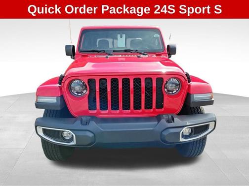 Firecracker Red Clearcoat 2023 Jeep Gladiator Sport